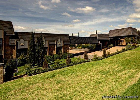 Rowville International Hotel Екстер'єр фото