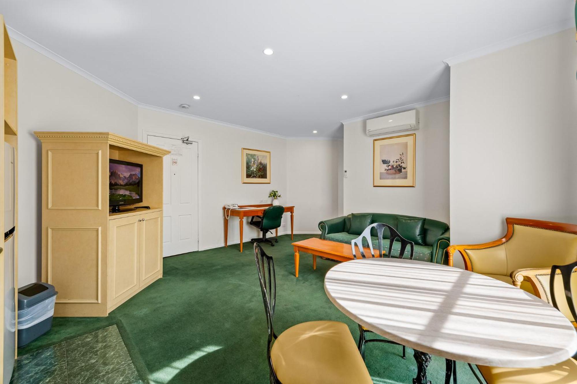 Rowville International Hotel Екстер'єр фото
