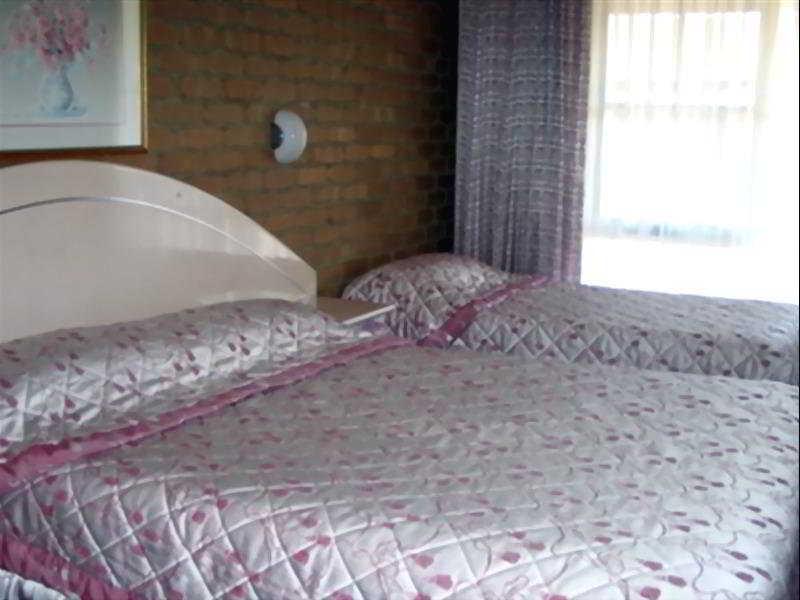 Rowville International Hotel Екстер'єр фото
