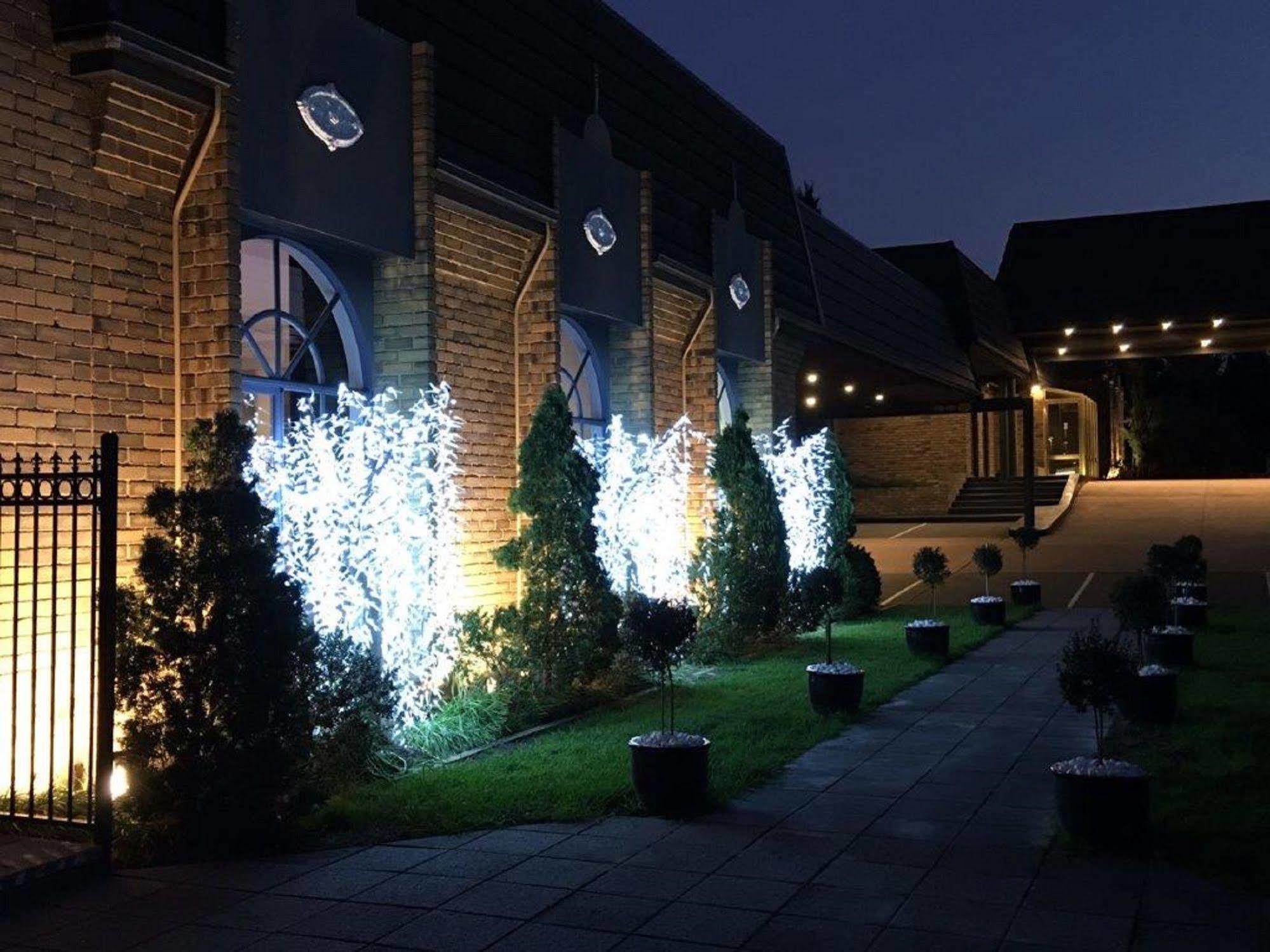 Rowville International Hotel Екстер'єр фото