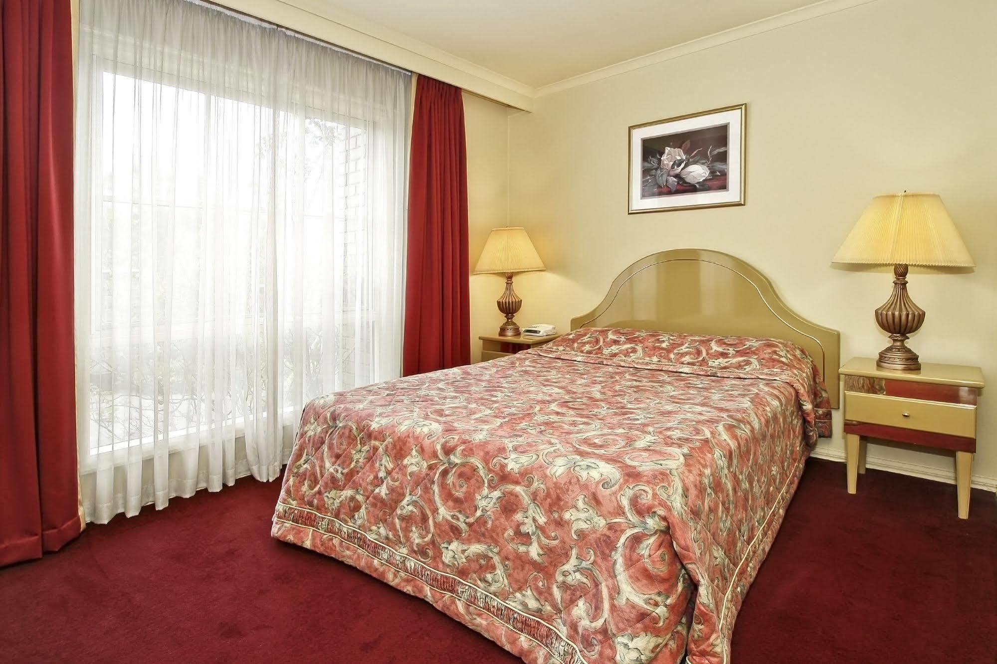 Rowville International Hotel Екстер'єр фото