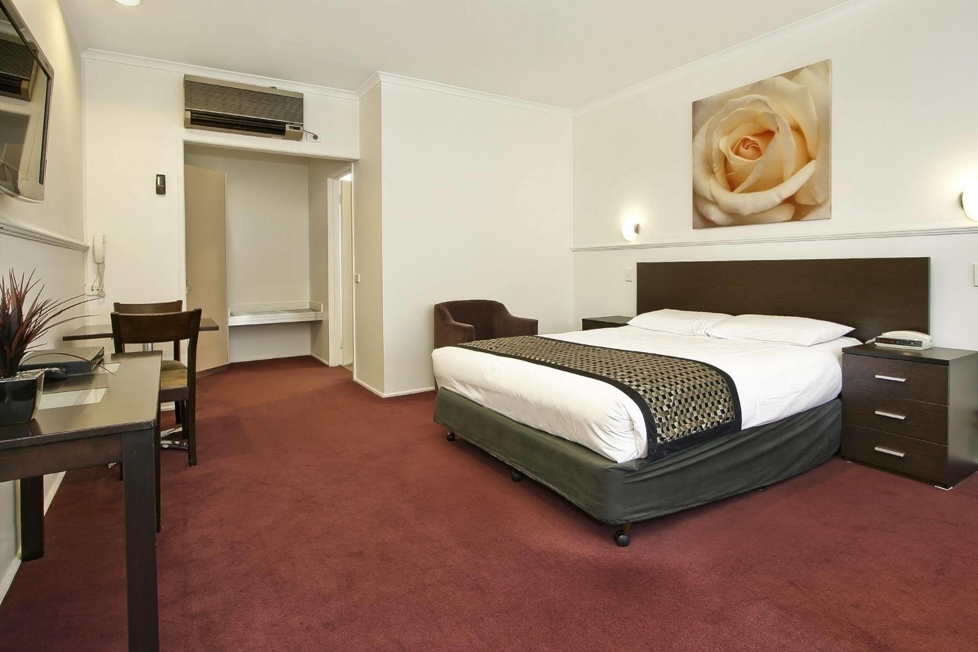 Rowville International Hotel Екстер'єр фото