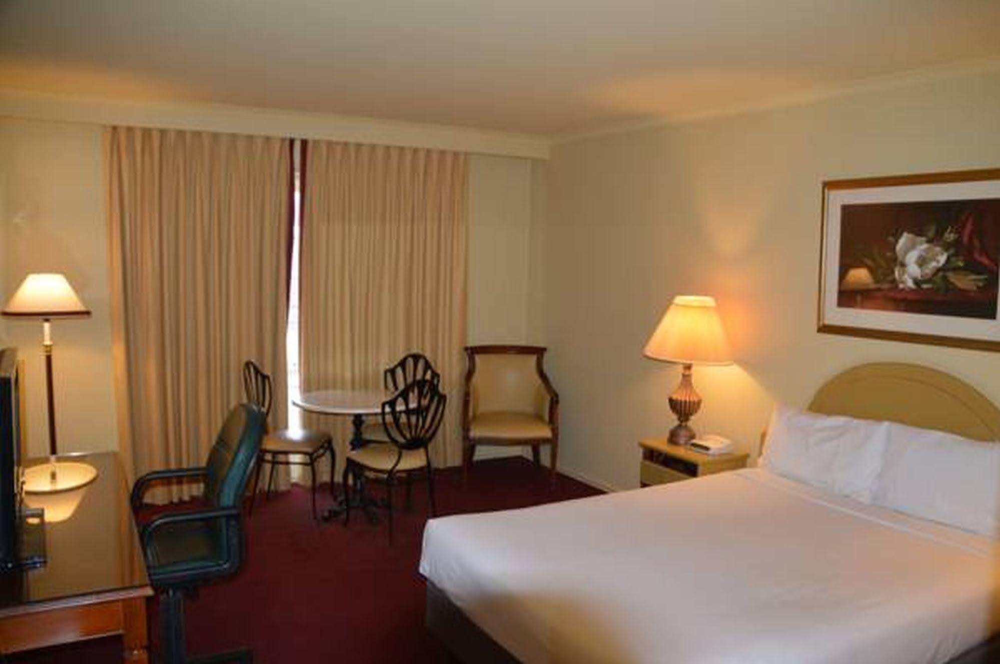 Rowville International Hotel Екстер'єр фото