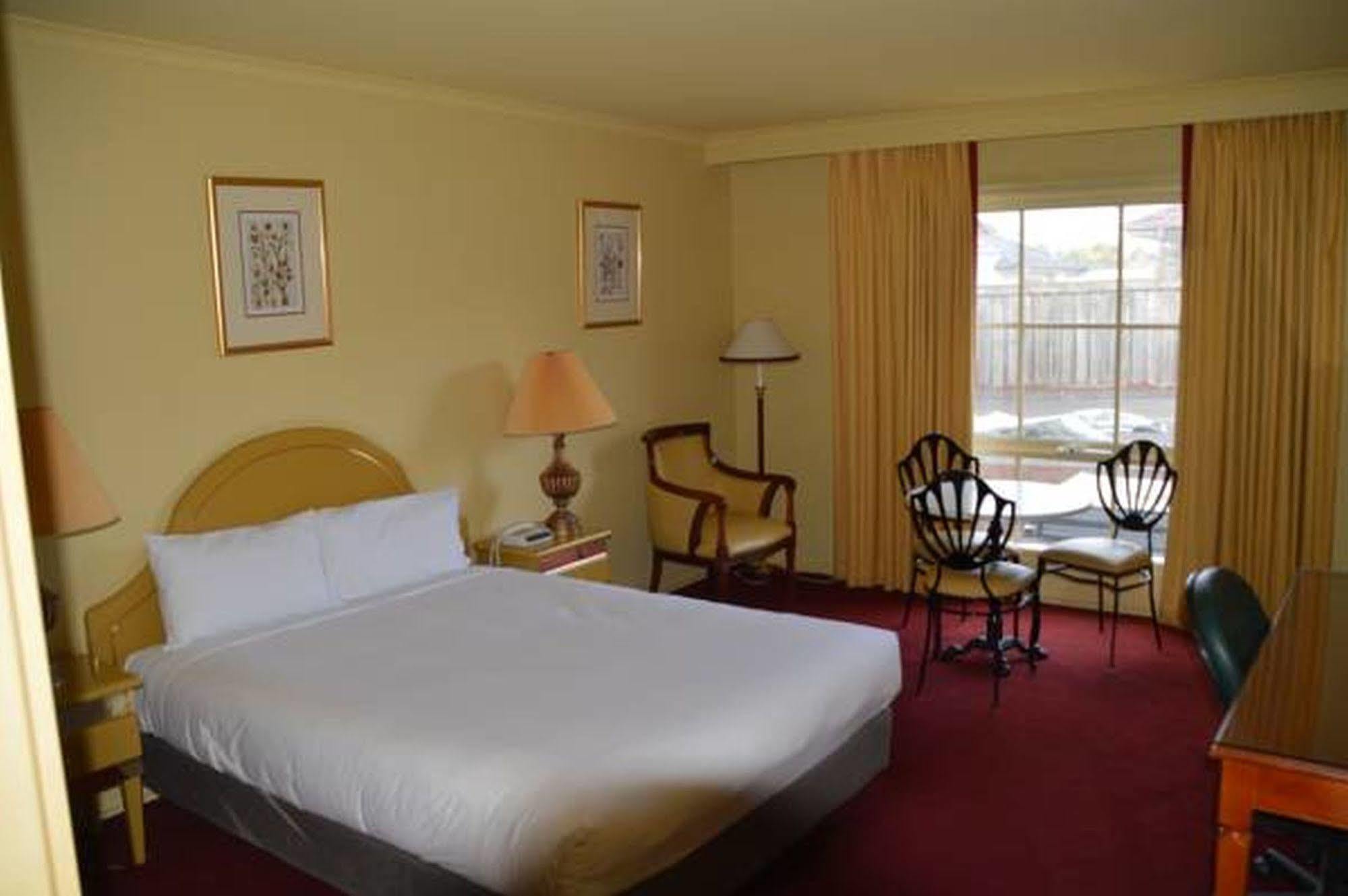 Rowville International Hotel Екстер'єр фото